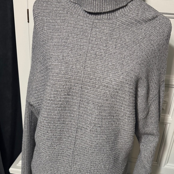 Cyrus Gray Turtleneck Sweater - Picture 3 of 8